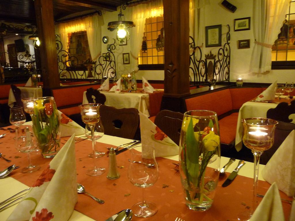 Hotel Gasthof Schuster Und Gaestehaus Рюдесхайм-на-Рейне Экстерьер фото